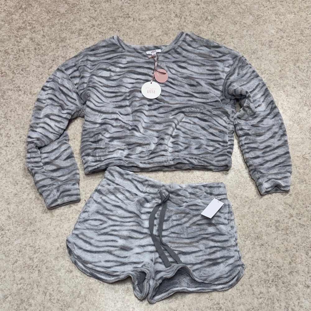 Cozy Gray Zebra short set NWT